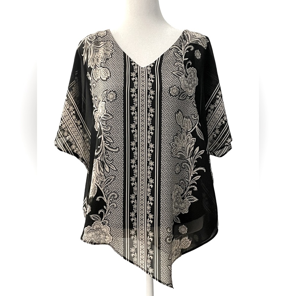 ROZ & ALI V-neck asymmetrical handkerchief blouse w/stretch lining size small